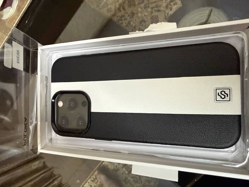 Apple iPhone 16 Pro Max 7