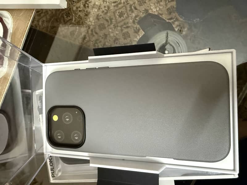 Apple iPhone 16 Pro Max 9
