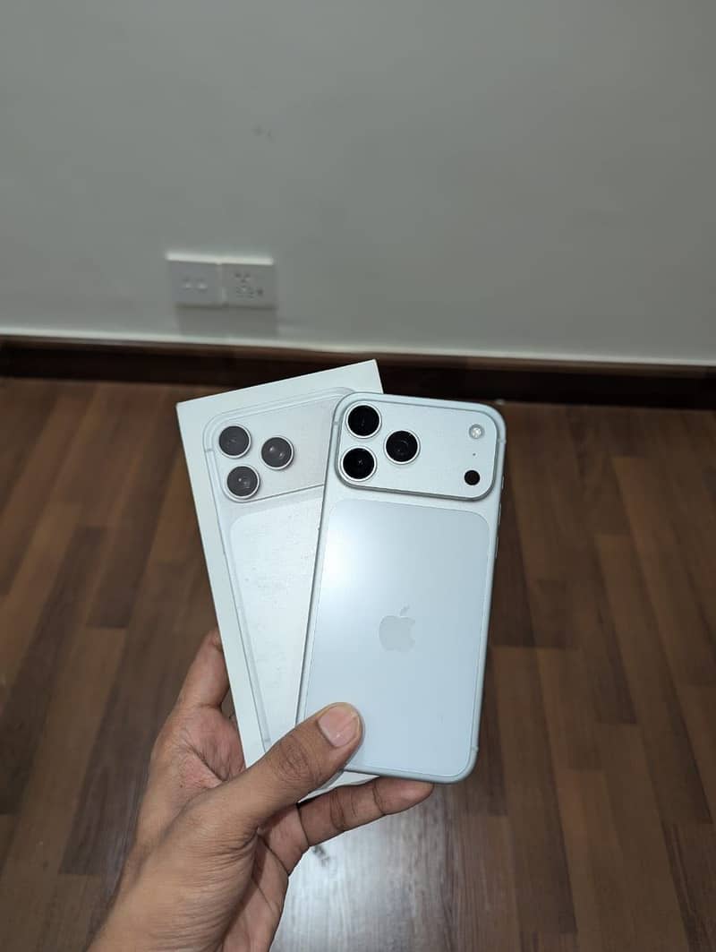 Apple iPhone 17 Pro Max 2