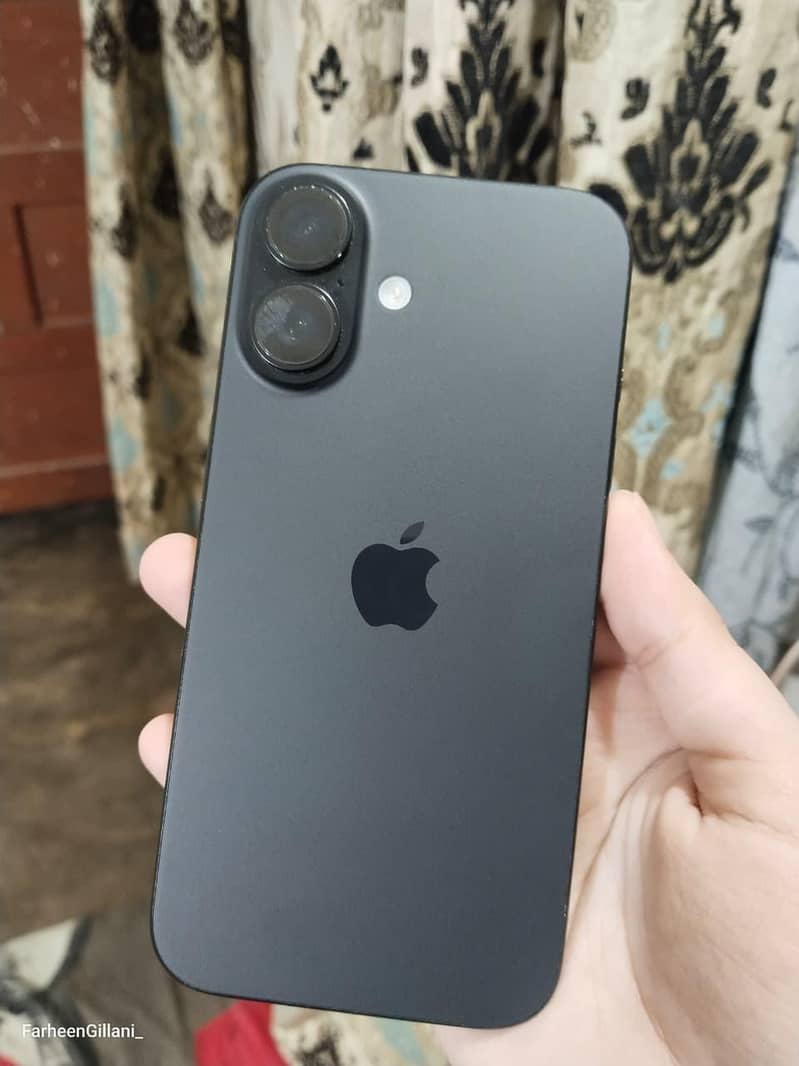 Apple iPhone 16 2