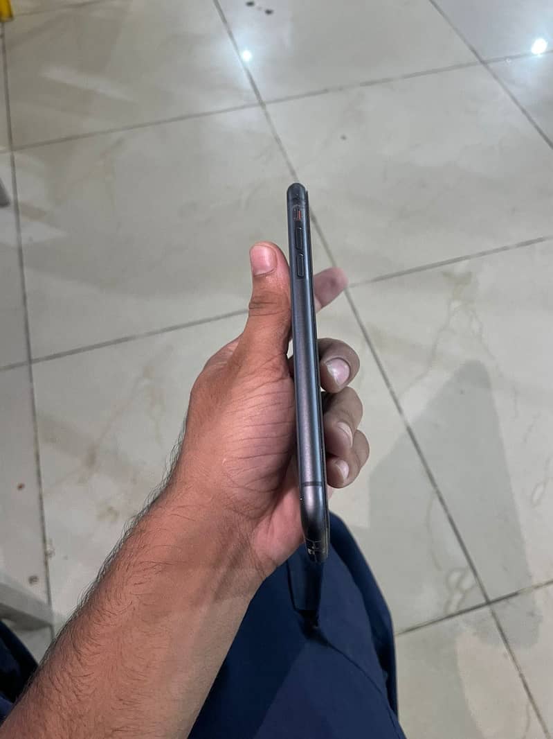 Apple iPhone 11 2