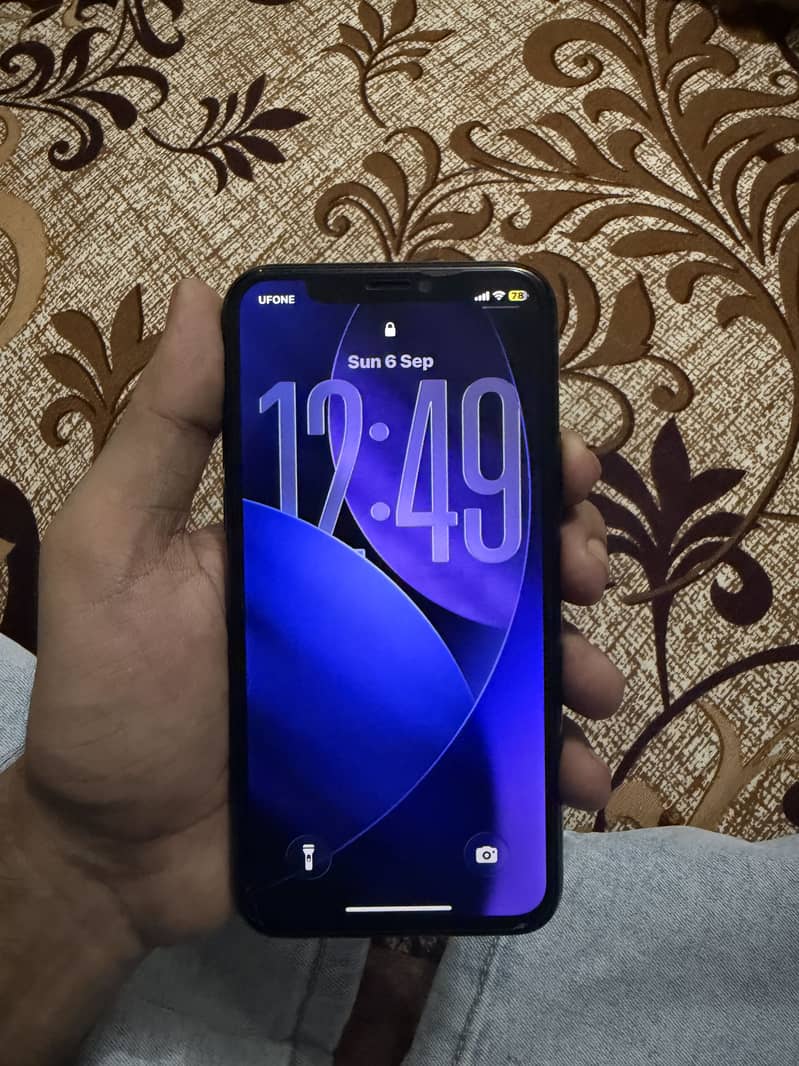 Apple iPhone 11 Pro 4