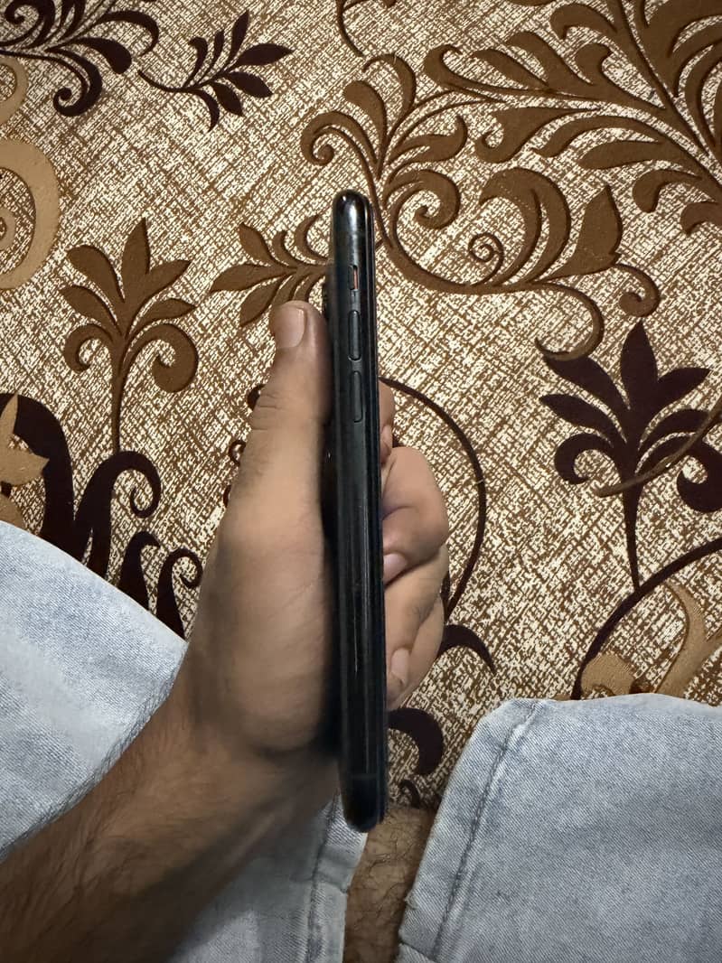 Apple iPhone 11 Pro 5