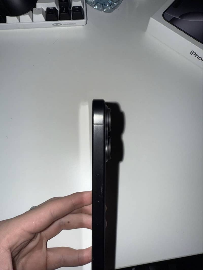 Apple iPhone 15 Pro Max 6