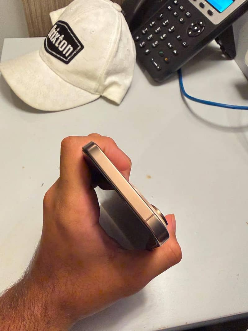 Apple iPhone 16 Pro Max 3