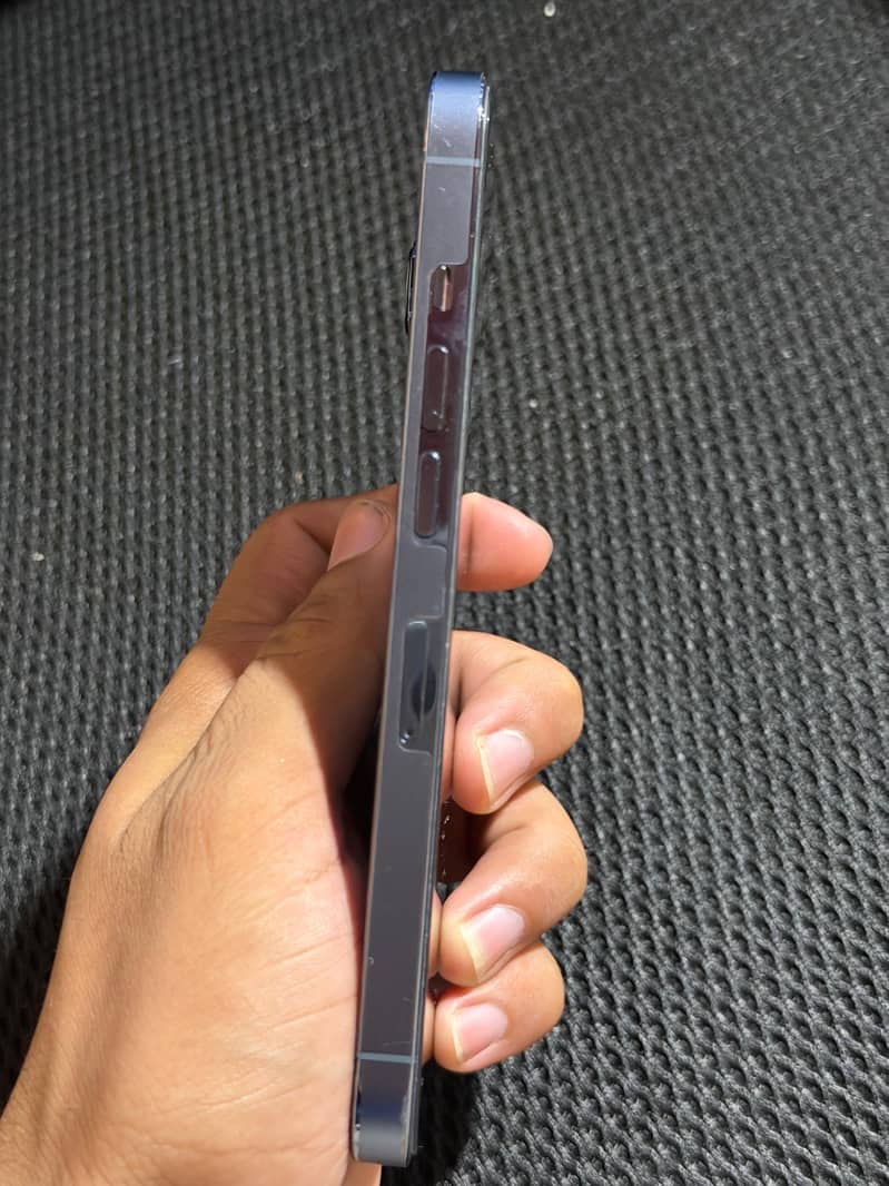 Apple iPhone 13 Pro 2