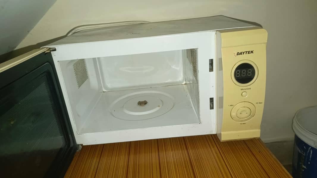 Microweave oven 1