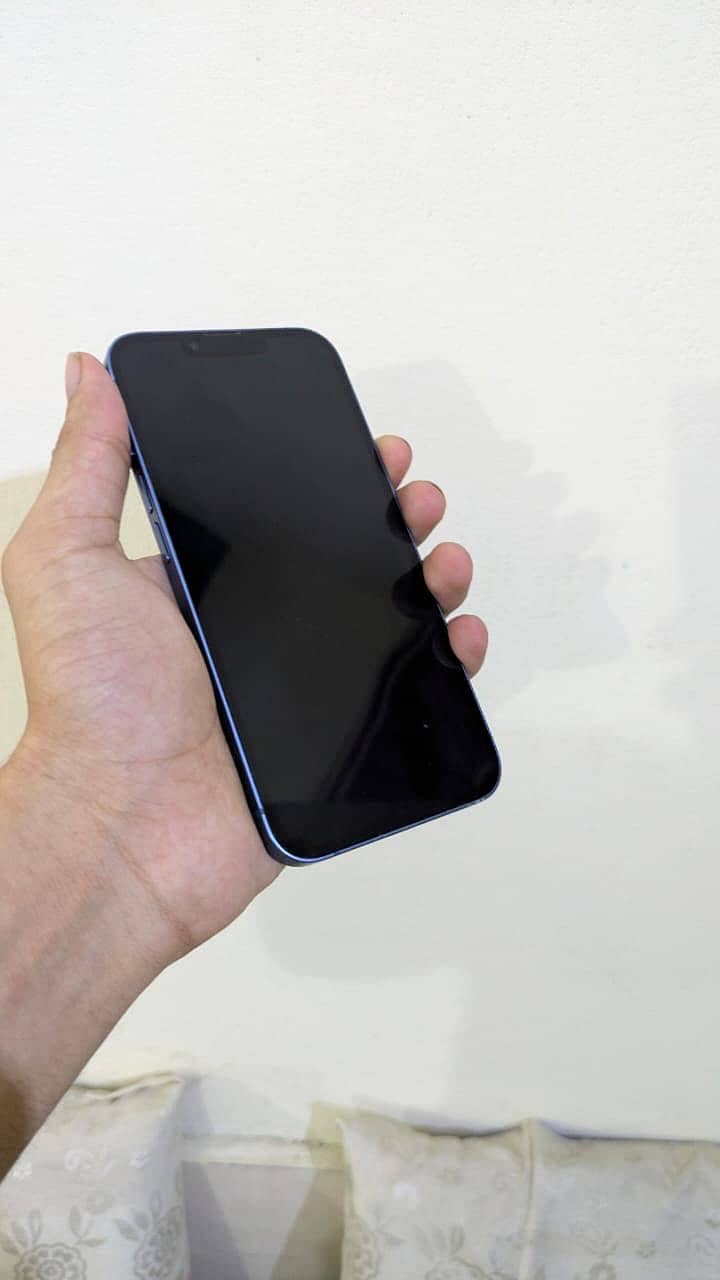 Apple iPhone 13 1