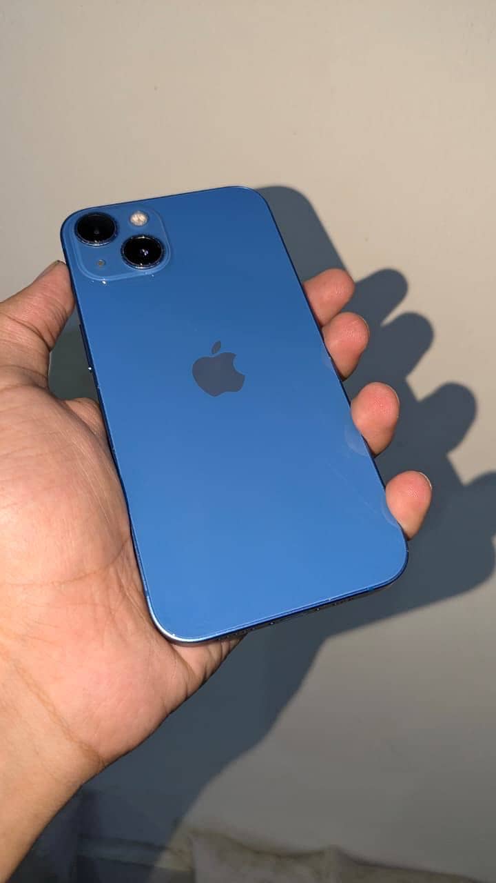 Apple iPhone 13 6