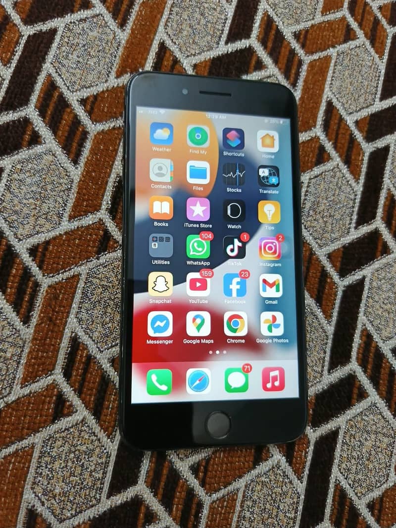 Apple iPhone 7 Plus 1