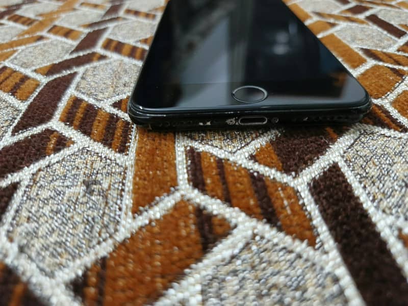 Apple iPhone 7 Plus 5