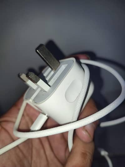 Iphone 17 pro max original charger l