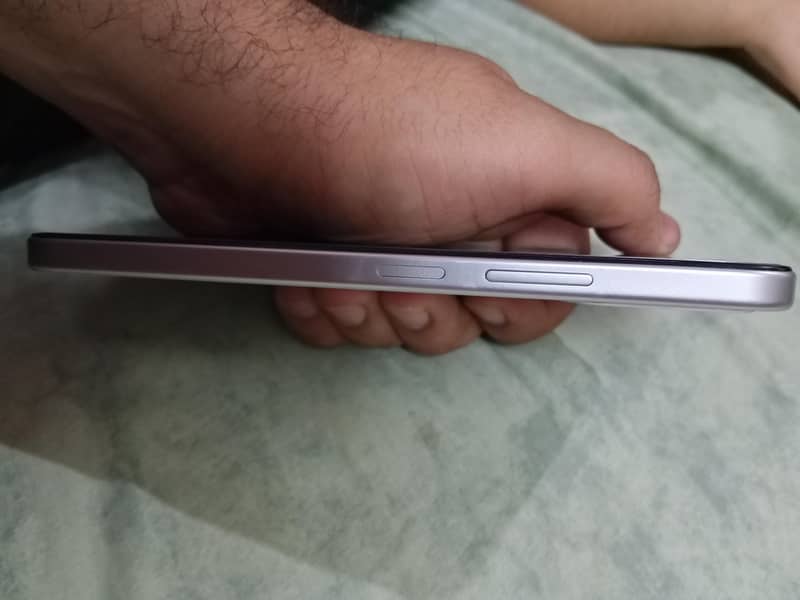 oppo A6s 4
