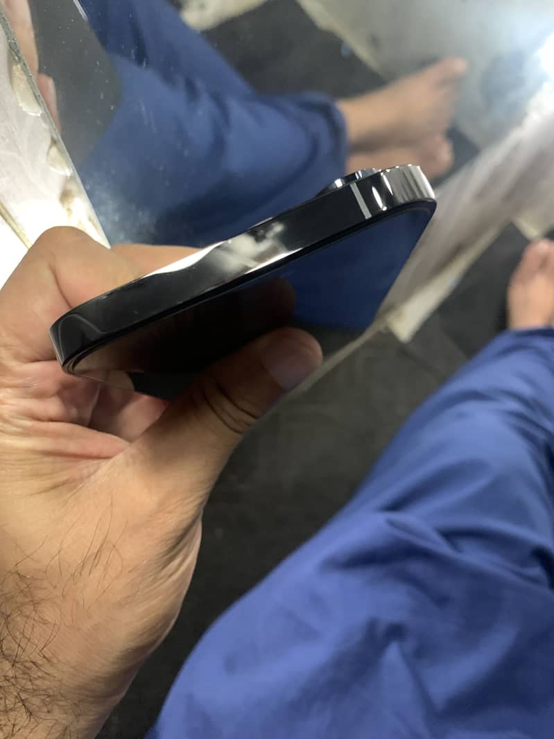 Apple iPhone 14 Pro Max 0