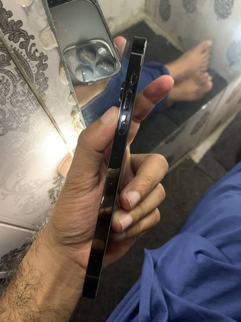 Apple iPhone 14 Pro Max 4