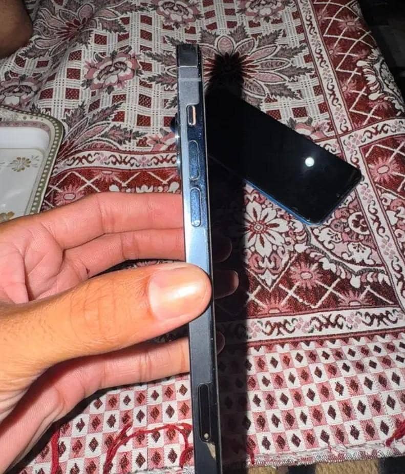 Apple iPhone 12 Pro 3