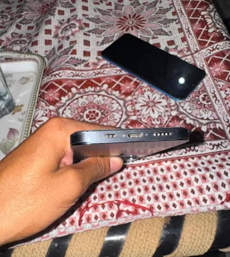 Apple iPhone 12 Pro 4