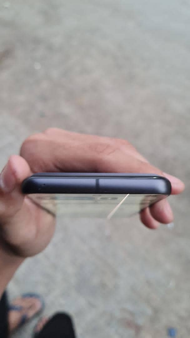Google Pixel 8 4