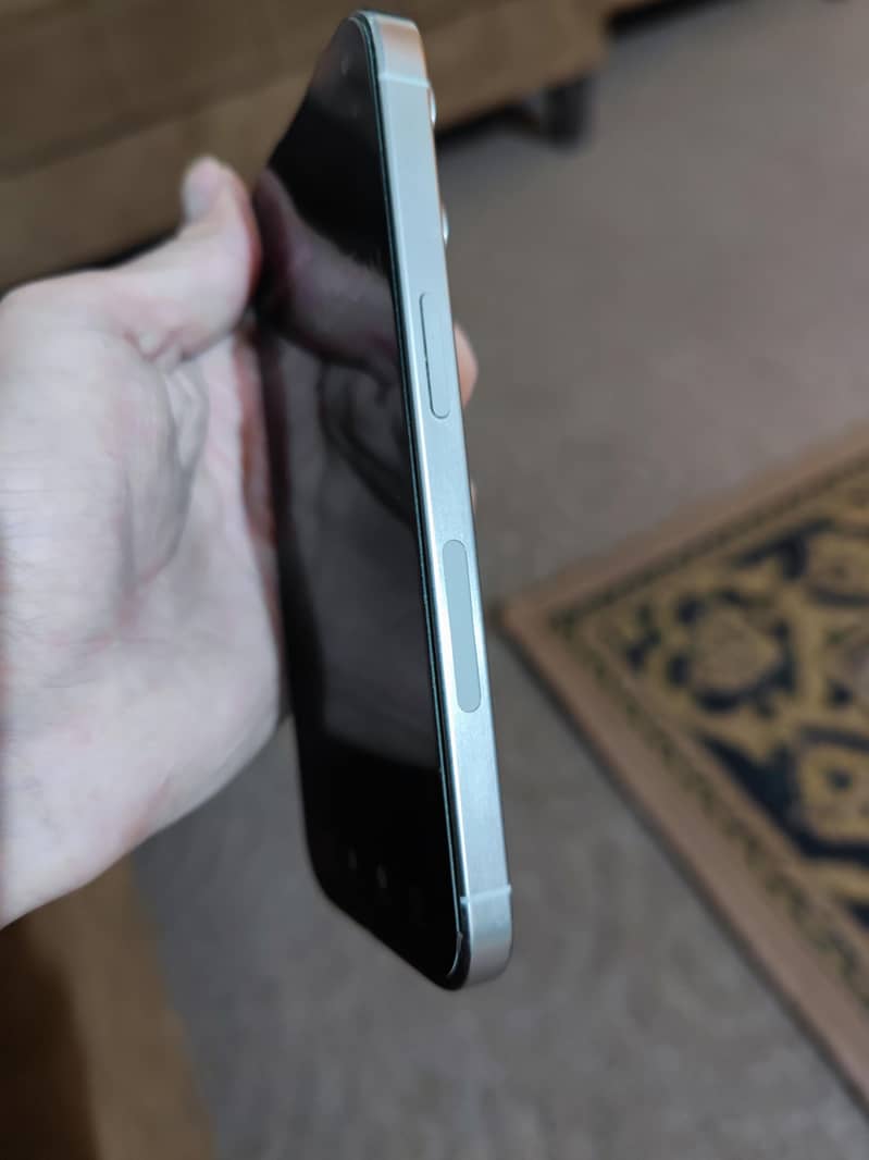 Apple iPhone 15 Pro 1