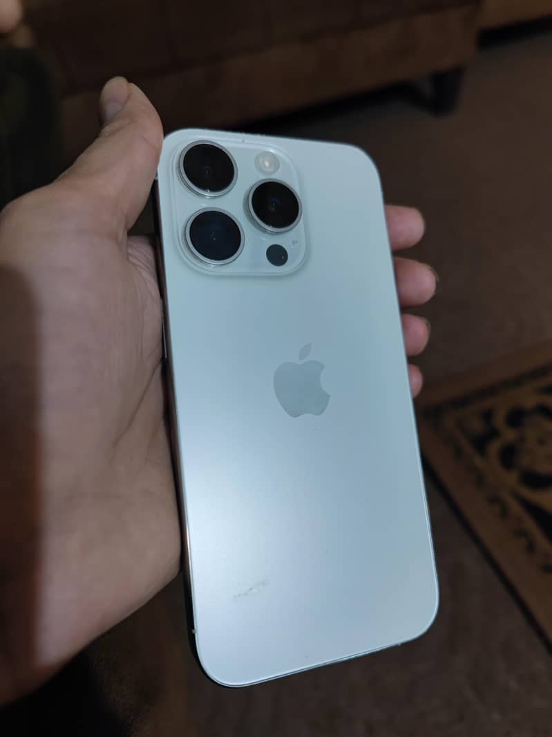 Apple iPhone 15 Pro 2