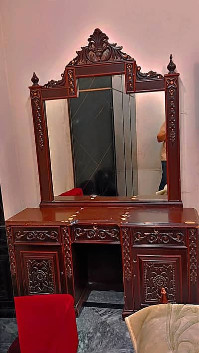 Dressing table
