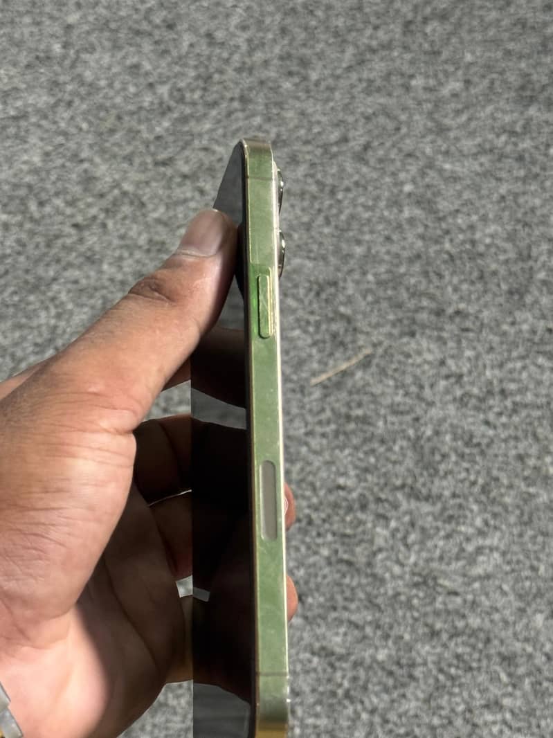 Apple iPhone 13 Pro Max jv 3