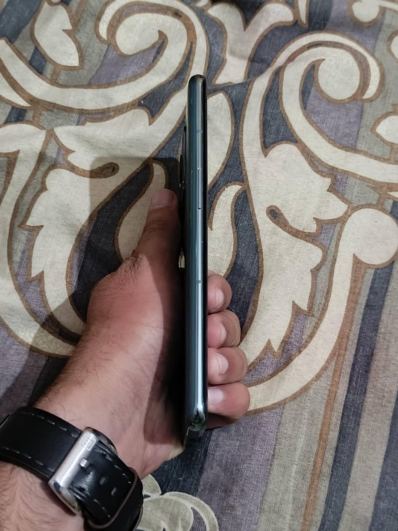 One Plus 10 Pro 4