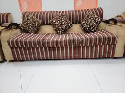 Urgent Sale: Comfortable Fabric Sofa Set with Cushions