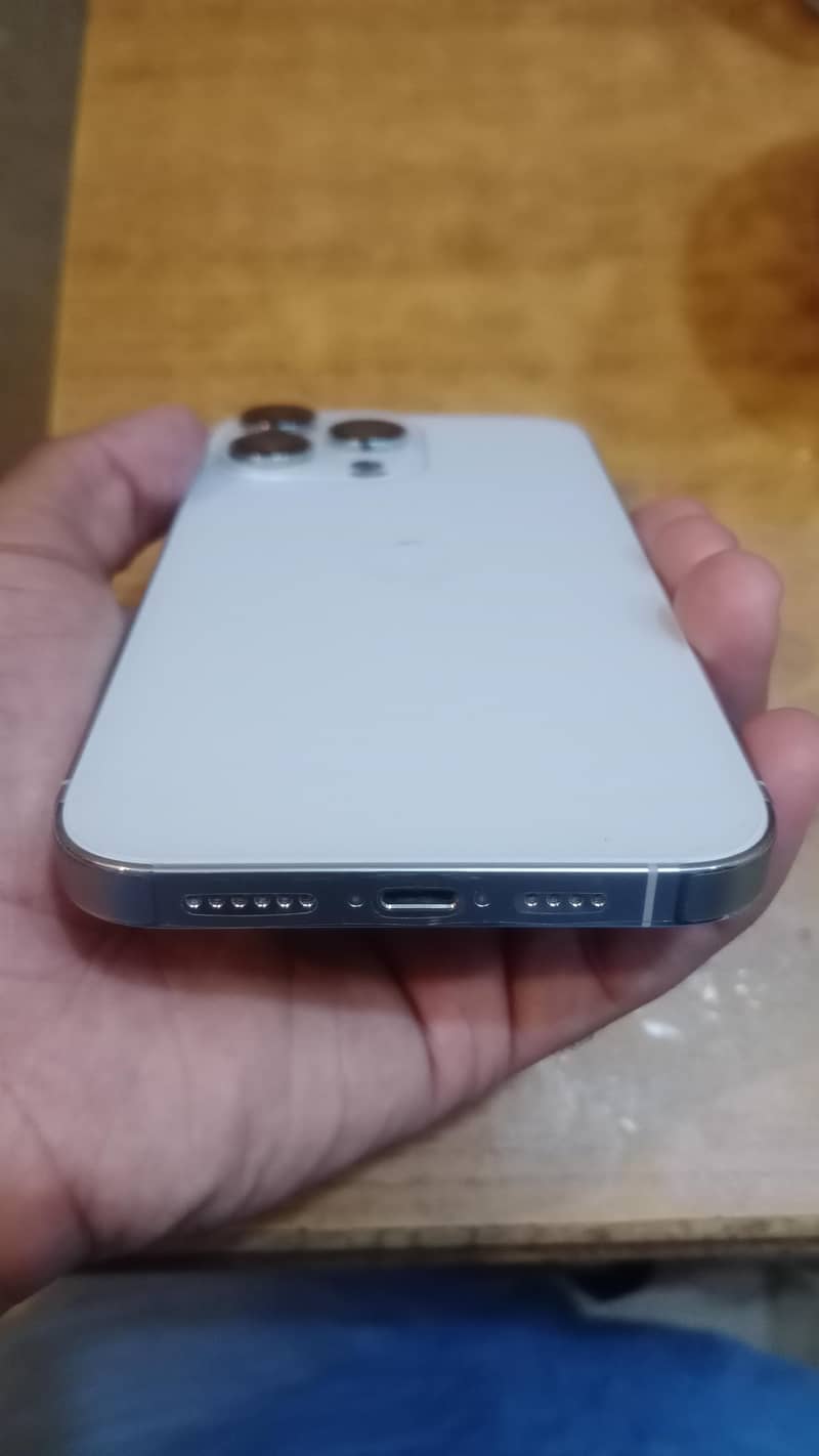 Apple iPhone 14 Pro Max 2