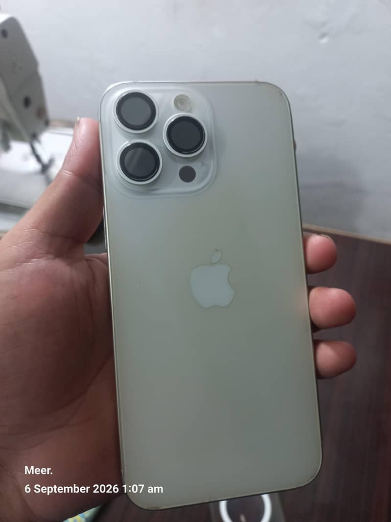 Apple iPhone 15 Pro Max 3