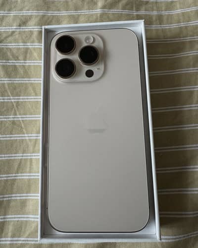 Apple iPhone 16 Pro jv