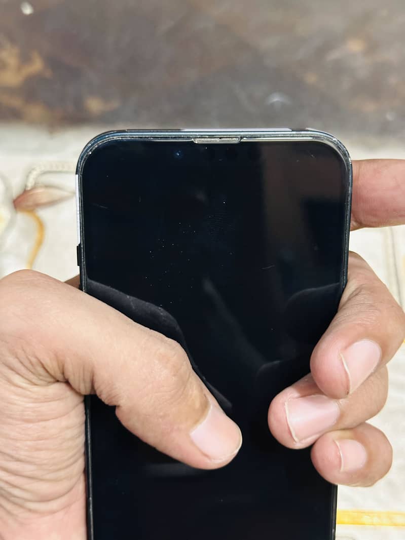 Apple iPhone 13 1