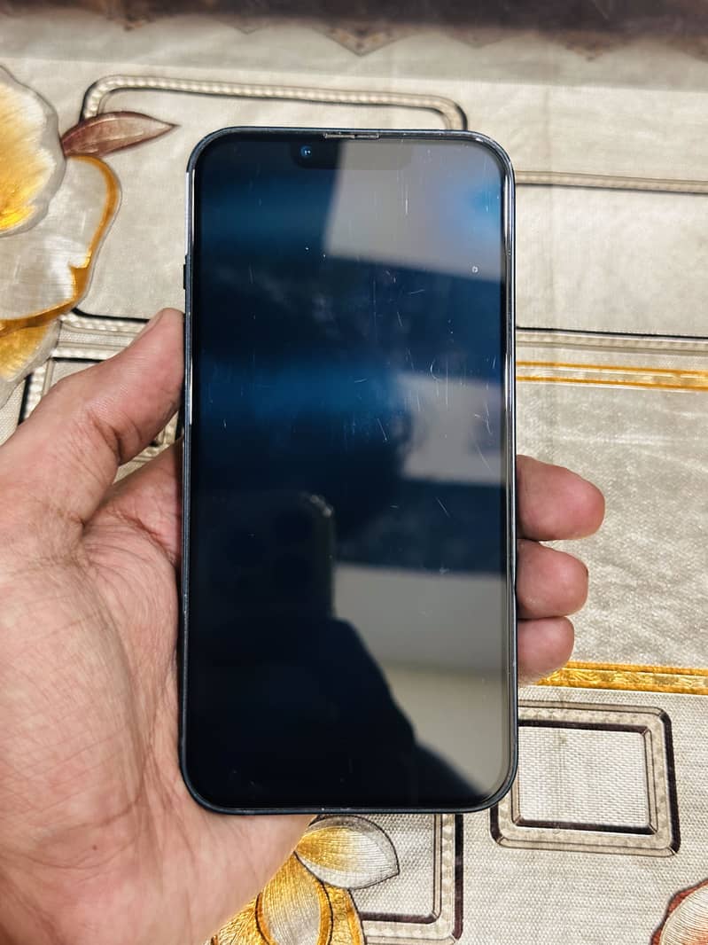 Apple iPhone 13 2