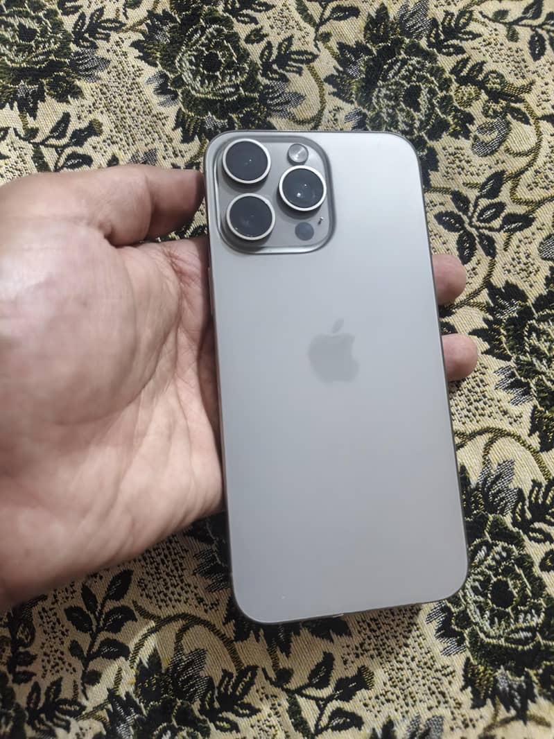 iPhone 15 Pro Max 10/10 6