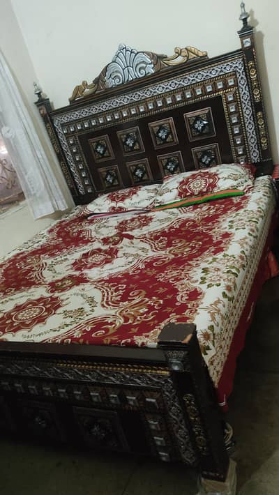 king bed , good condition 03140856240