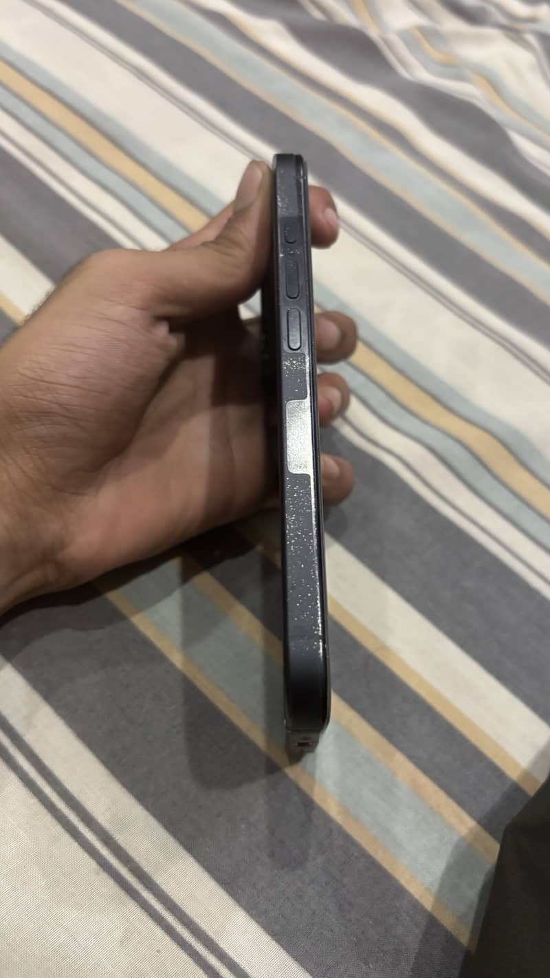 Apple iPhone 16 Pro 5