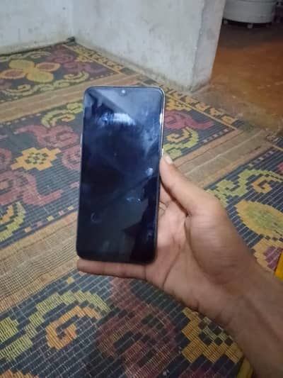 OPPO F9 Pro 6 gb raam 128 gb memory hai