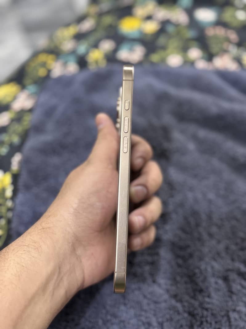 Apple iPhone 16 Pro Max 7