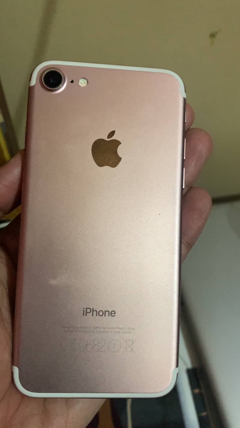 Apple iPhone 7 1