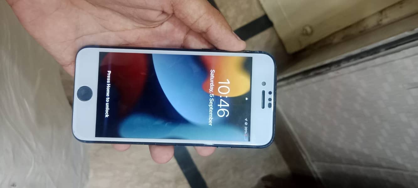 Apple iPhone 7 1