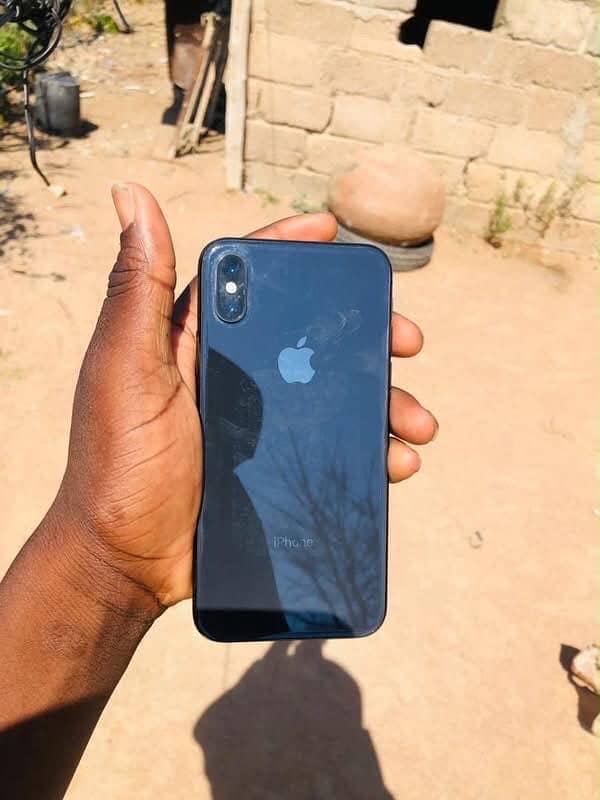 Apple iPhone X 0