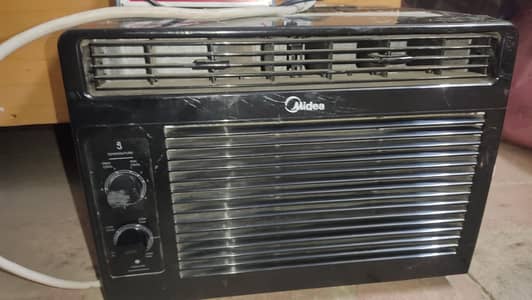 Midea 0.5ton Window Ac with 110v supply for sale