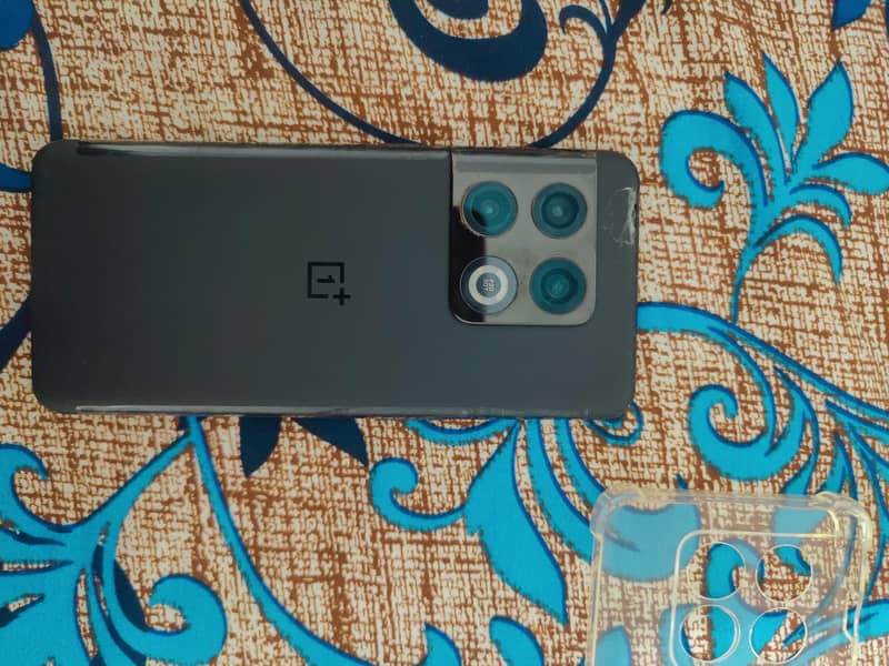 One Plus 10 Pro 3