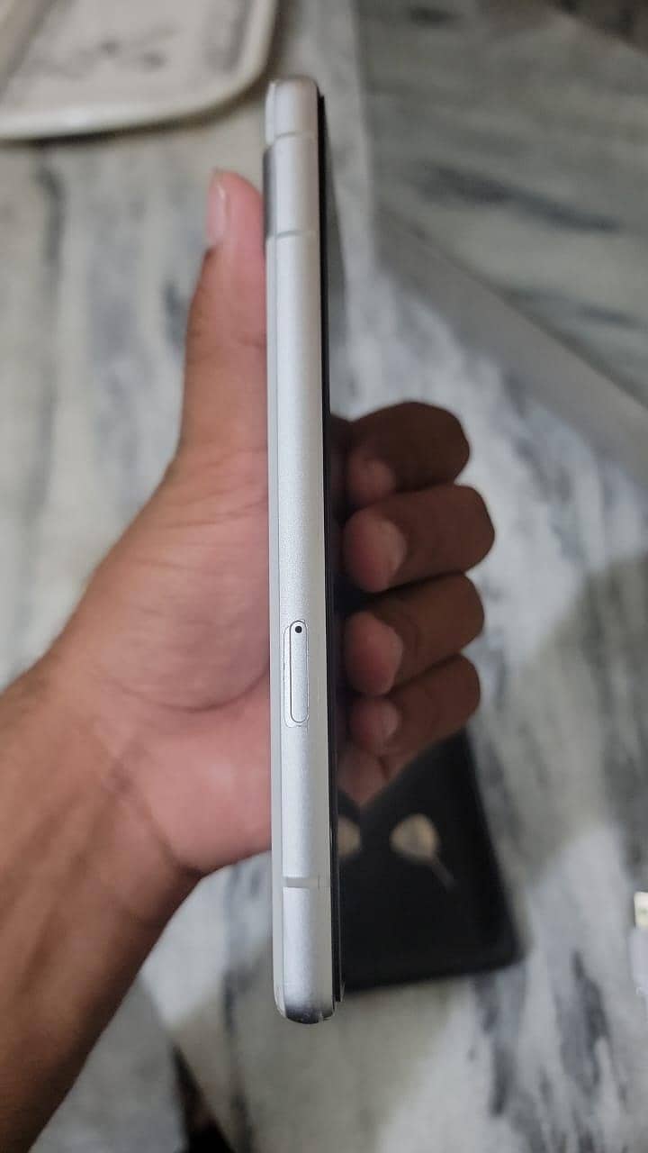 Google Pixel 7a 2