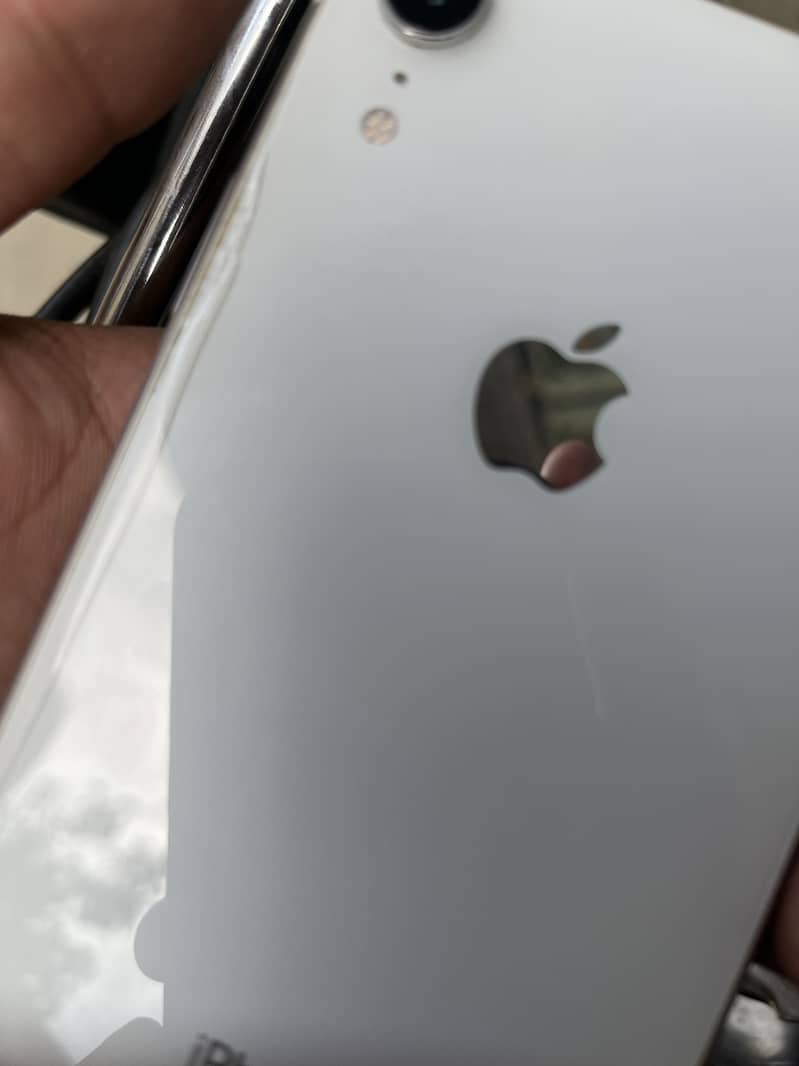 iPhone xr 4