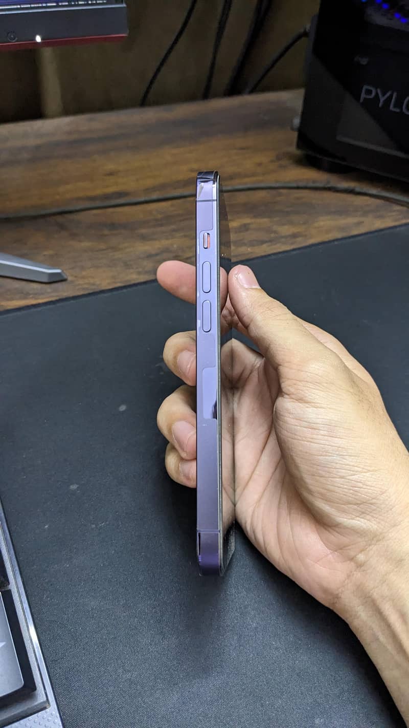 Apple iPhone 14 Pro 2