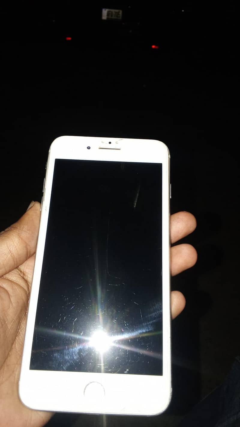 Apple iPhone 8 Plus 0