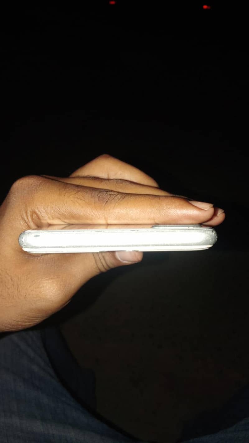 Apple iPhone 8 Plus 3