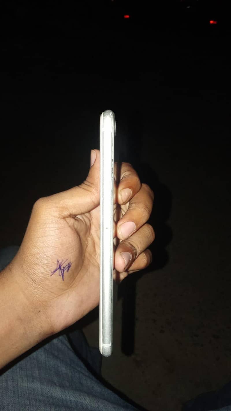 Apple iPhone 8 Plus 6