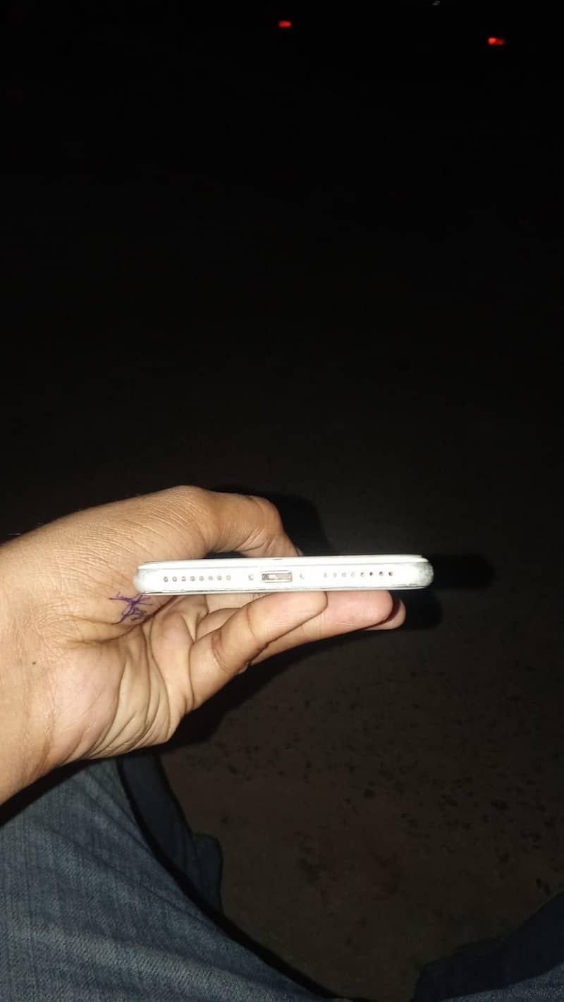 Apple iPhone 8 Plus 7